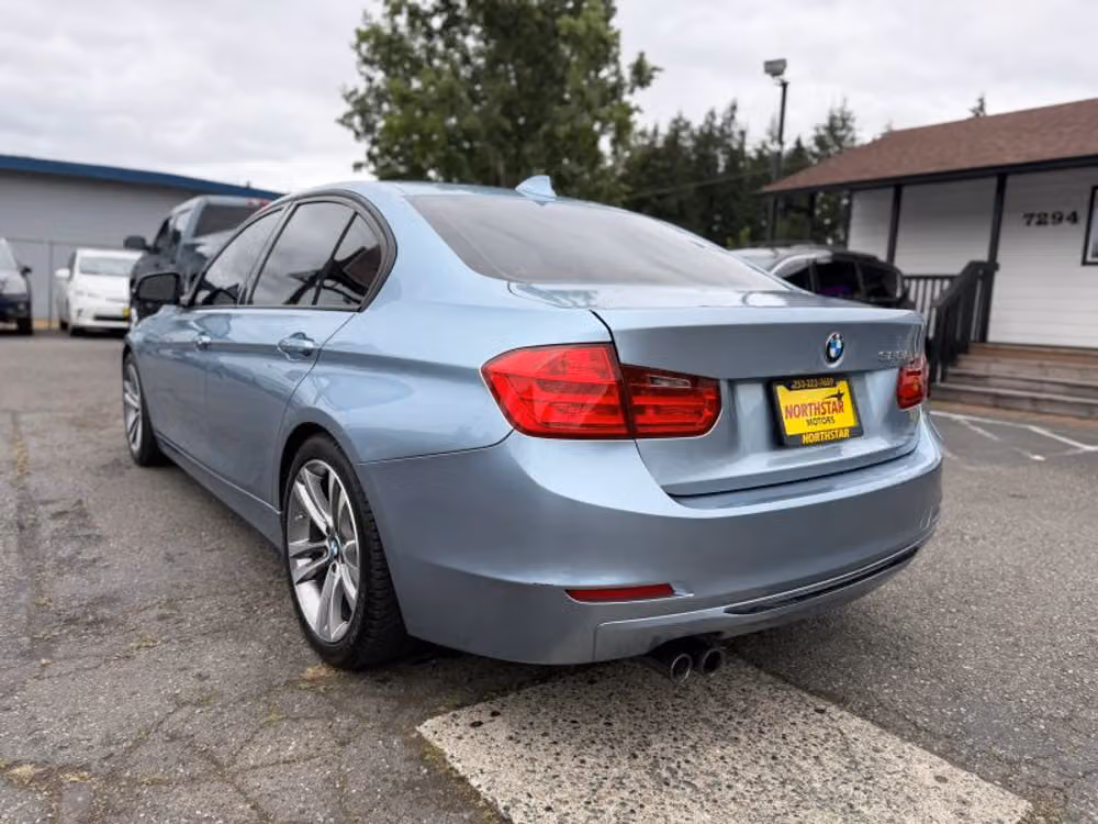 2013 BMW 3 Series 328i Lower Image 2