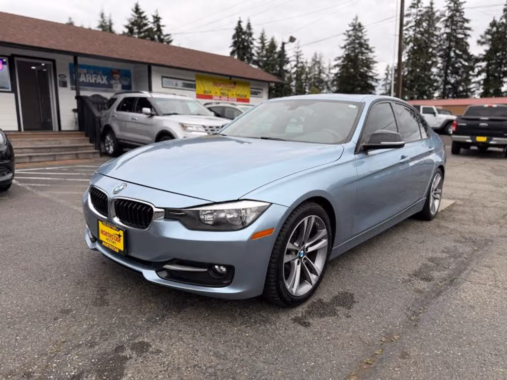 2013 BMW 3 Series 328i Image 1