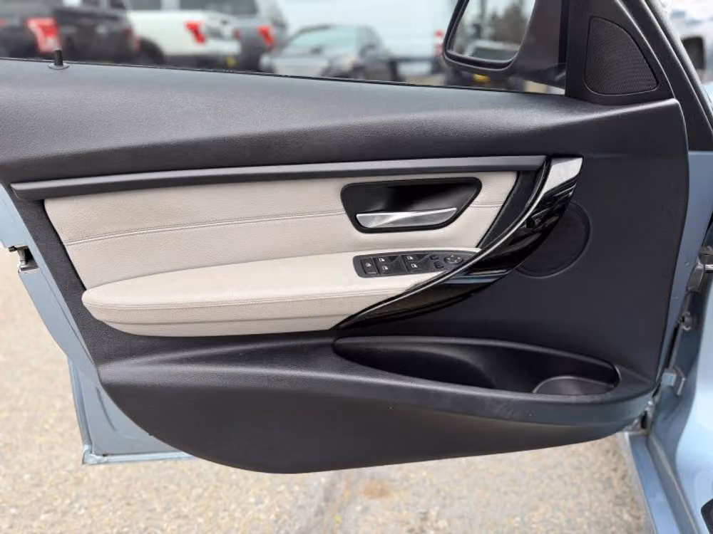 2013 BMW 3 Series 328i Image 26