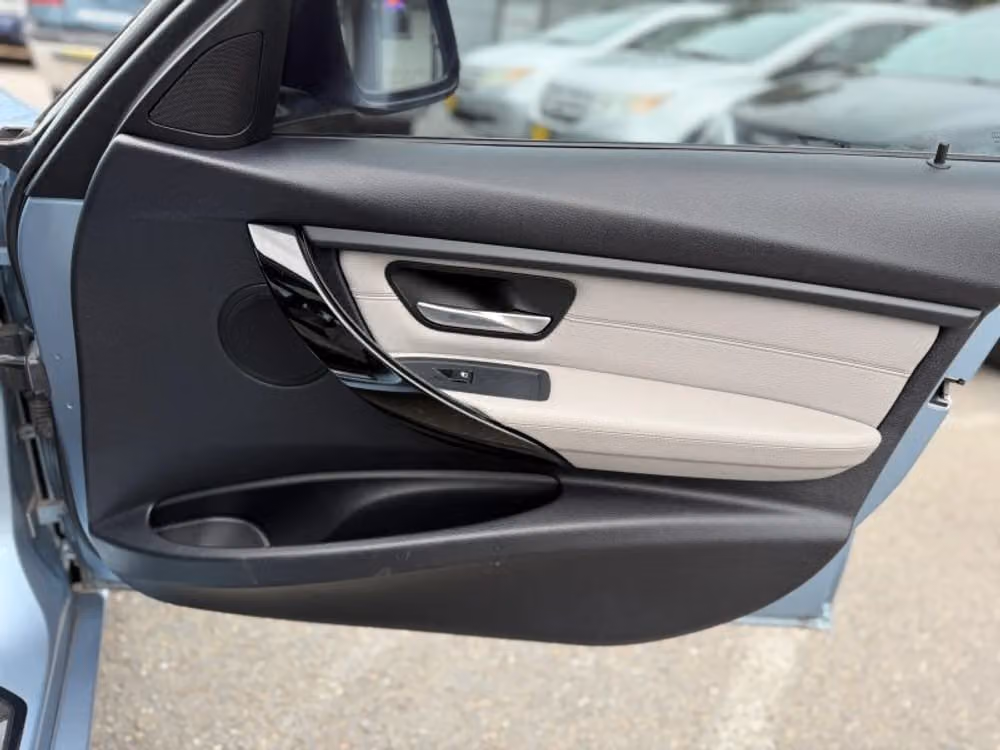 2013 BMW 3 Series 328i Image 16