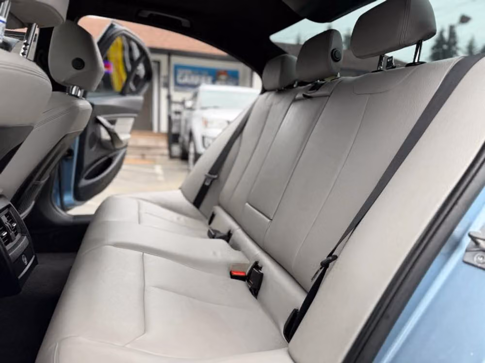 2013 BMW 3 Series 328i Image 24