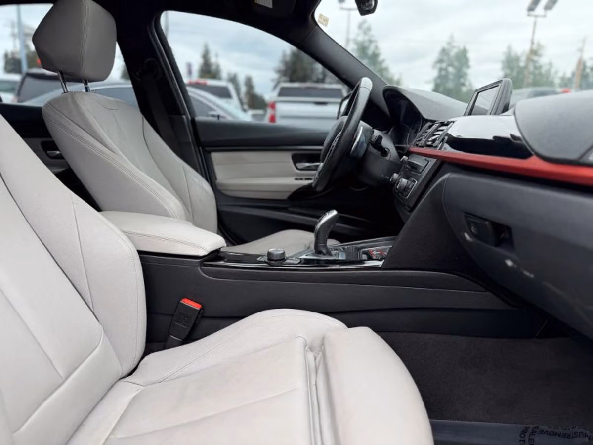 2013 BMW 3 Series 328i Image 14