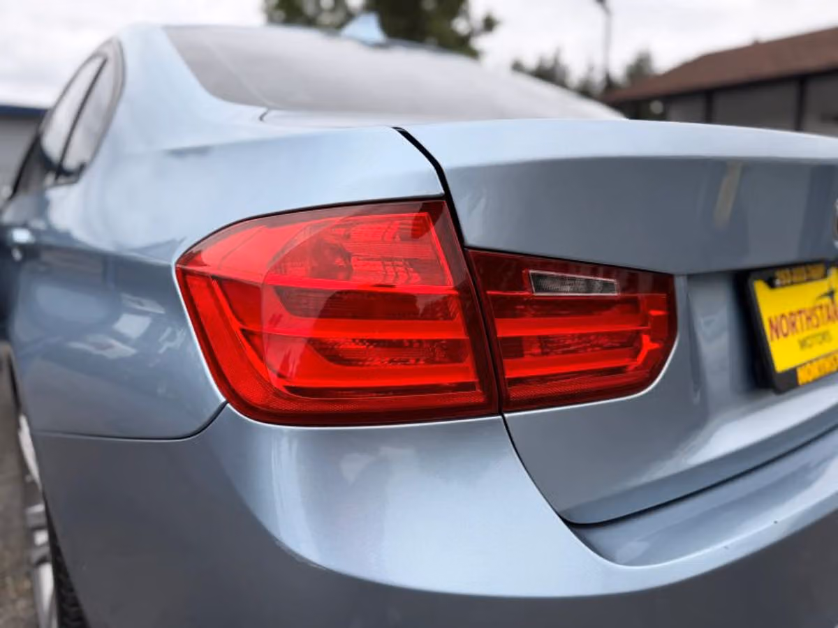2013 BMW 3 Series 328i Image 23