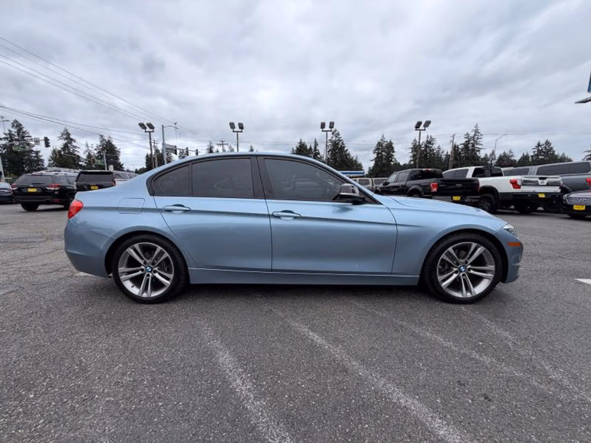 2013 BMW 3 Series 328i Image 7