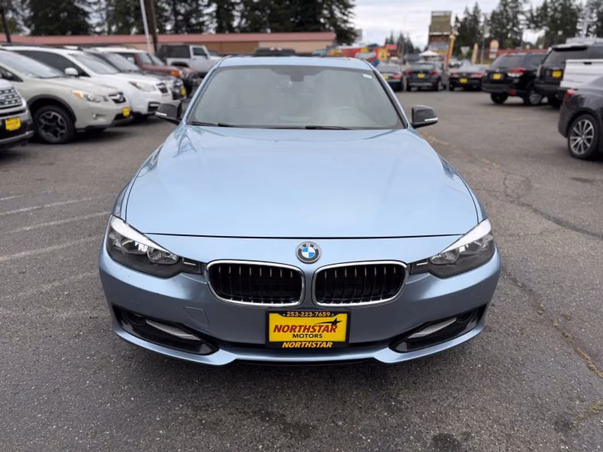 2013 BMW 3 Series 328i Image 9