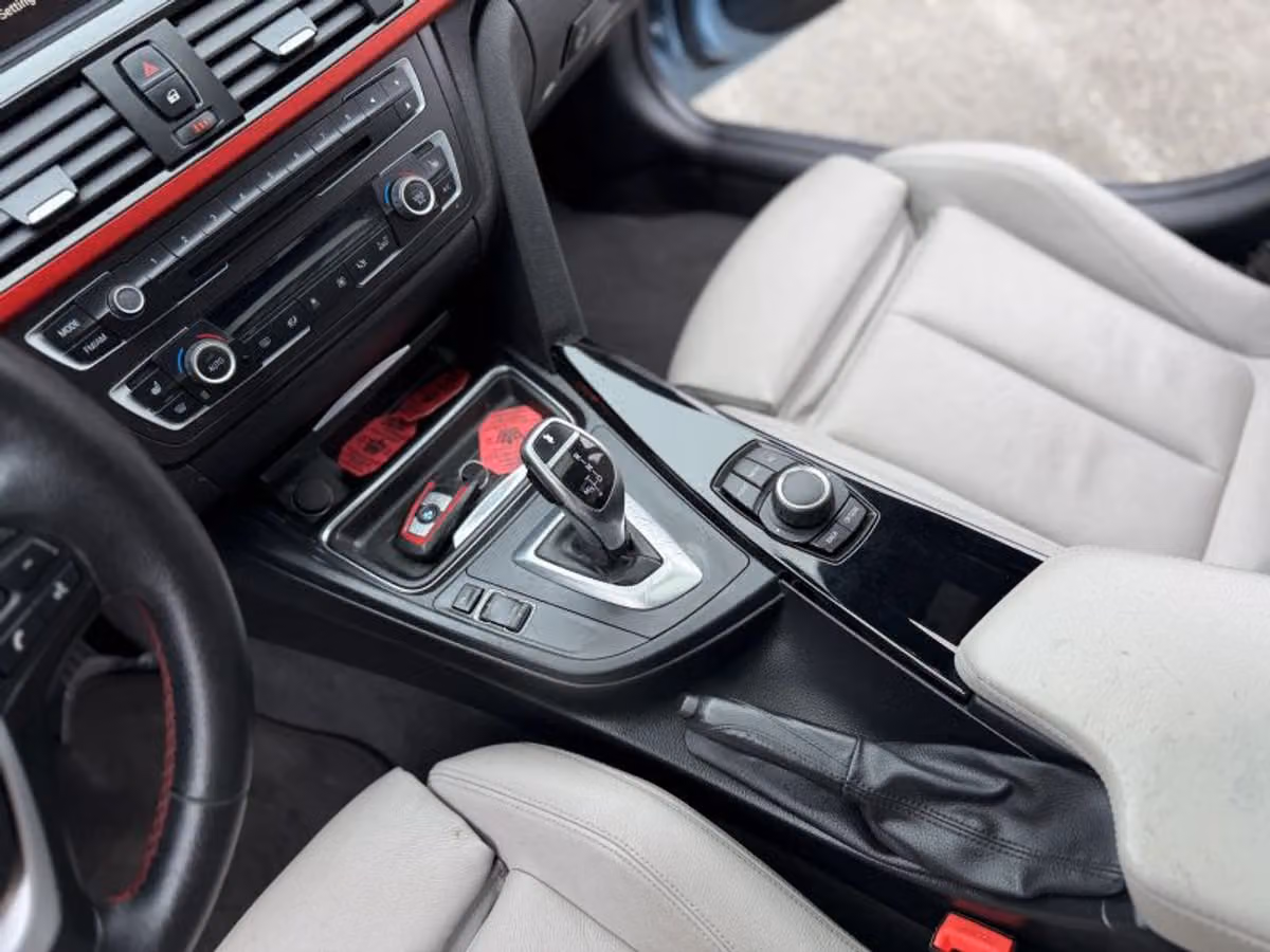 2013 BMW 3 Series 328i Image 32