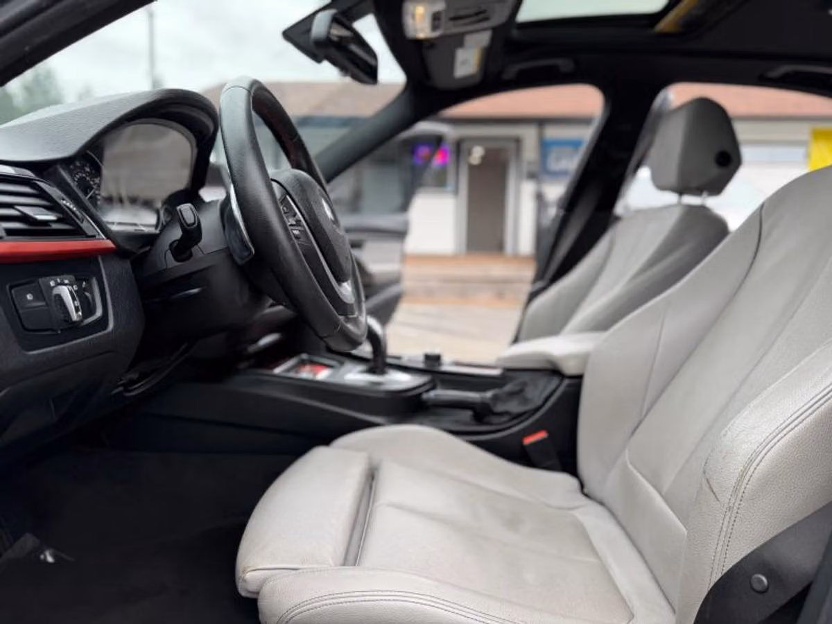 2013 BMW 3 Series 328i Image 31