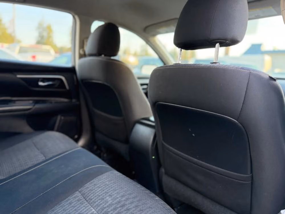 2017 Nissan Altima 2.5 SV Image 16