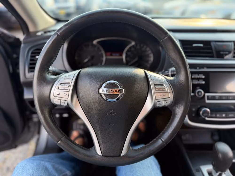 2017 Nissan Altima 2.5 SV Image 33