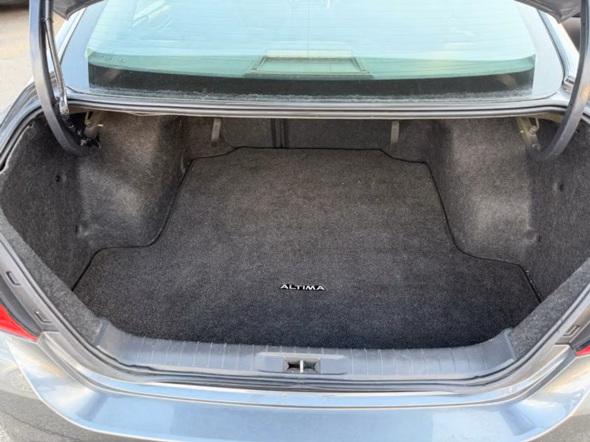 2017 Nissan Altima 2.5 SV Image 18