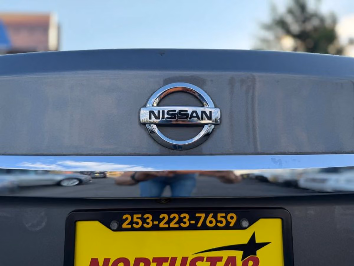 2017 Nissan Altima 2.5 SV Image 19