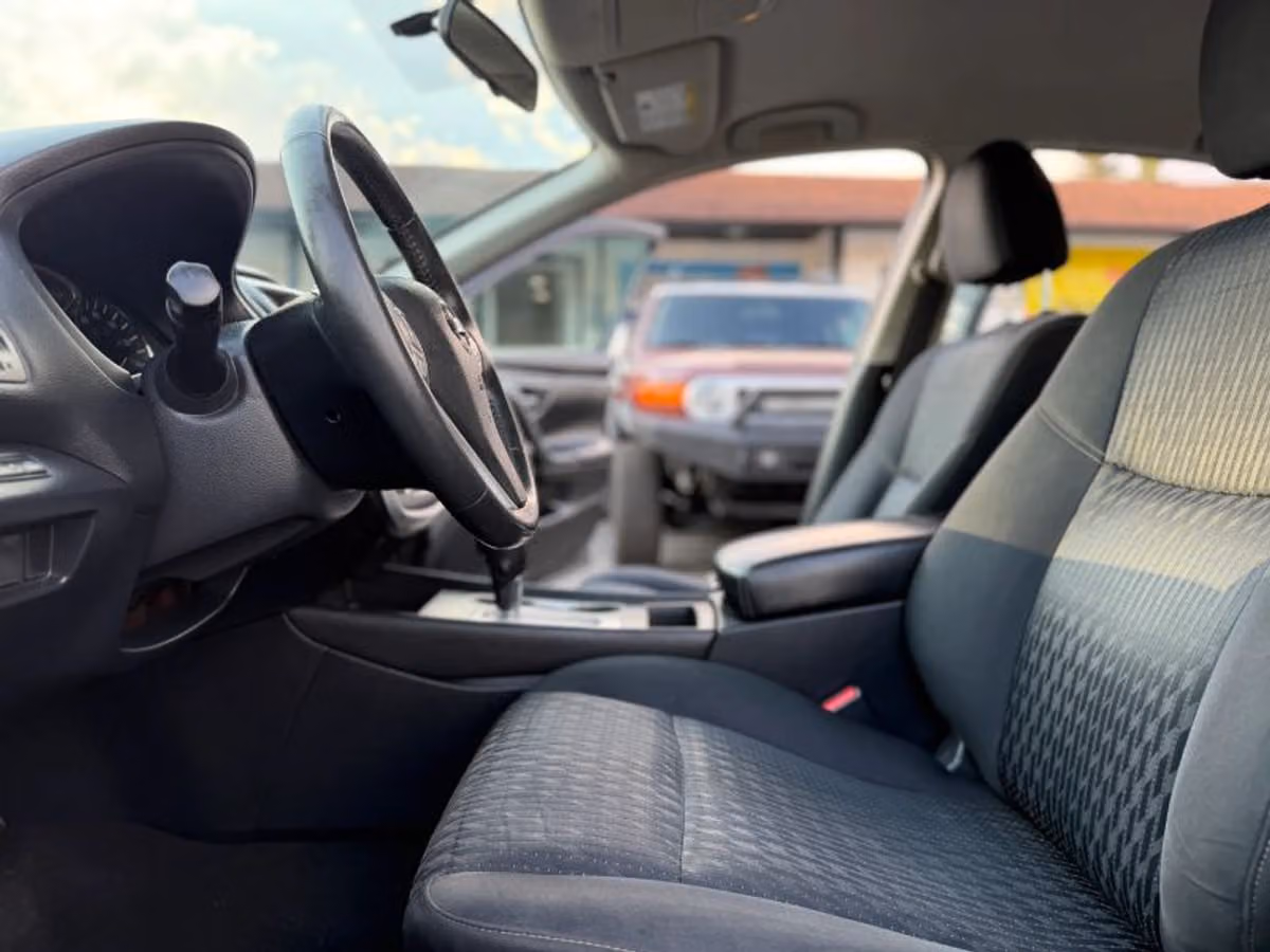 2017 Nissan Altima 2.5 SV Image 27