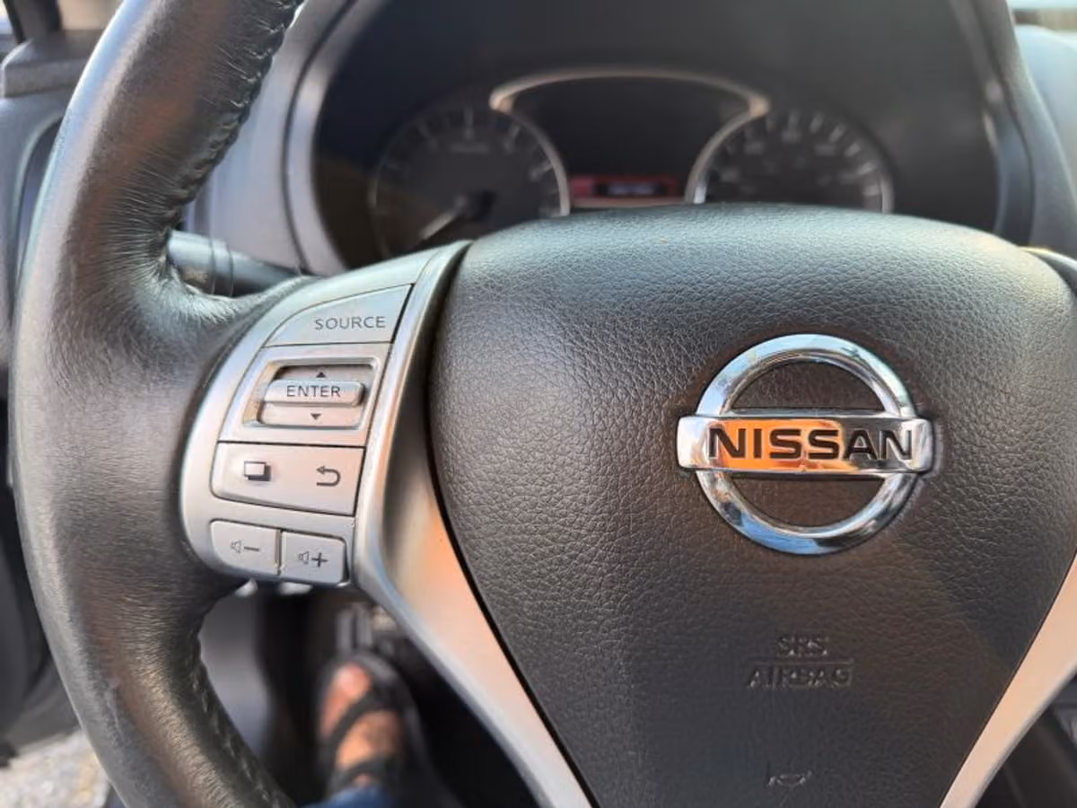 2017 Nissan Altima 2.5 SV Image 35