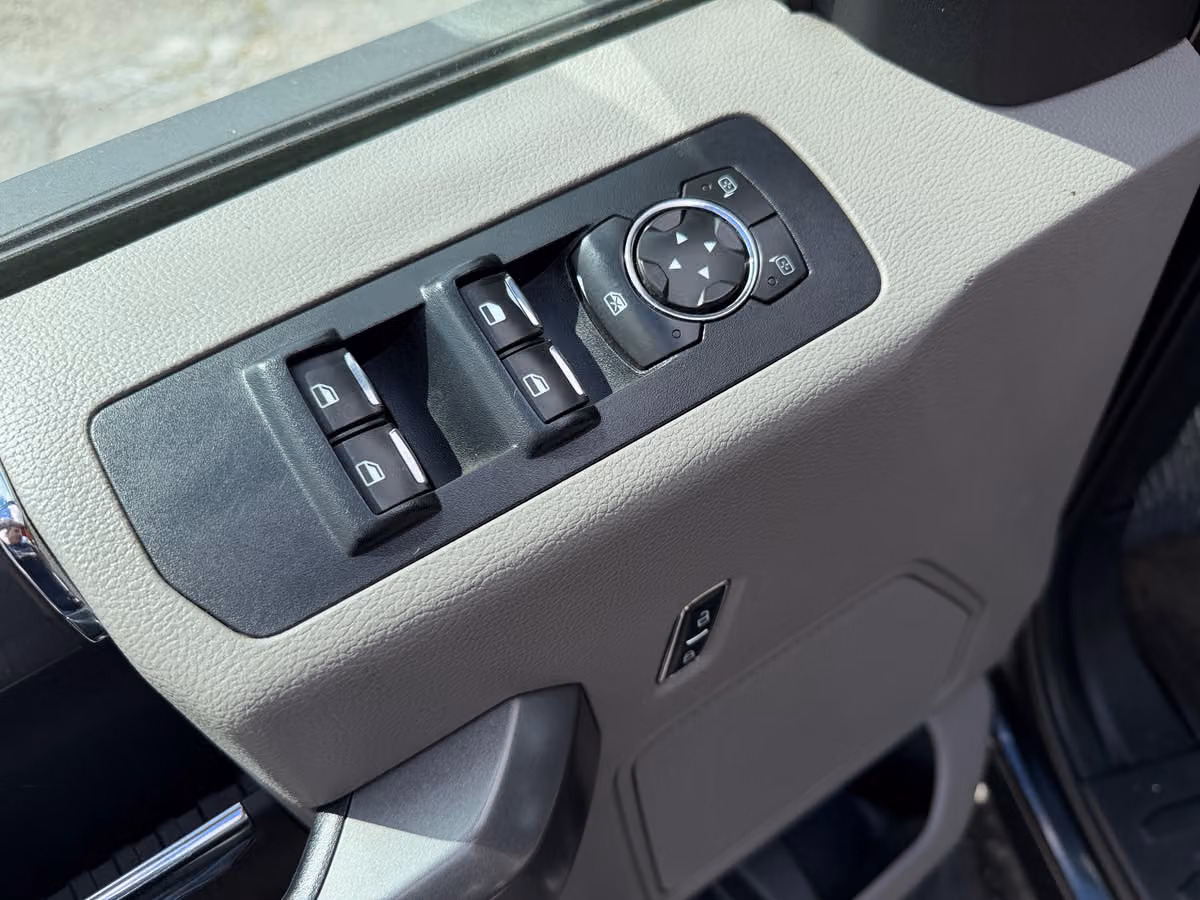 2015 Ford F-150 XLT SuperCab Image 29