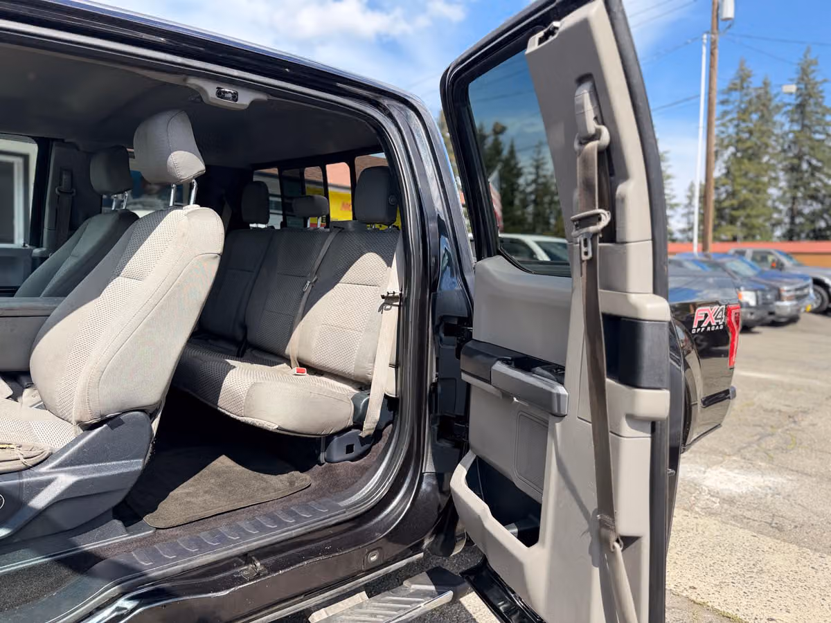 2015 Ford F-150 XLT SuperCab Image 35