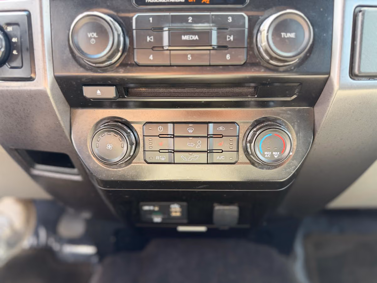 2015 Ford F-150 XLT SuperCab Image 37