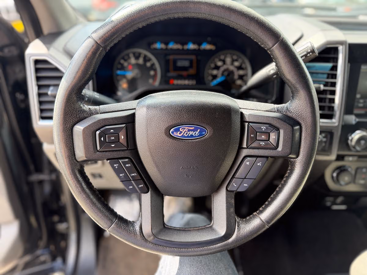 2015 Ford F-150 XLT SuperCab Image 41
