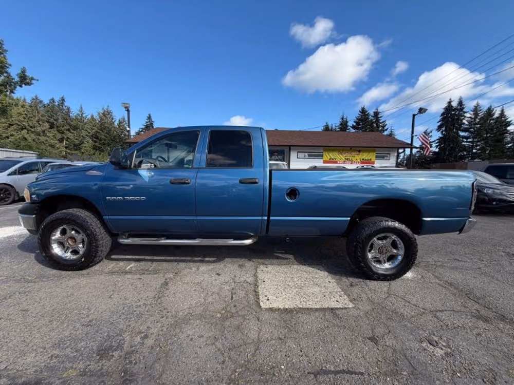 2004 Dodge Ram 3500 ST 8 ft Crew Cab Image 2
