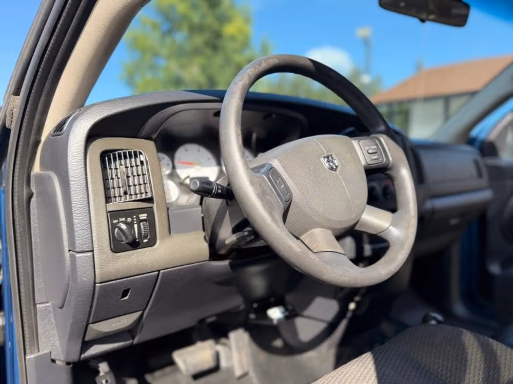 2004 Dodge Ram 3500 ST 8 ft Crew Cab Image 30