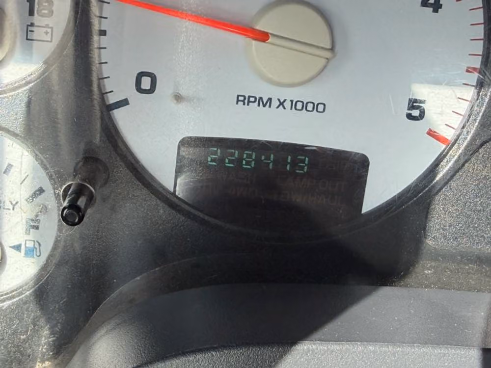 2004 Dodge Ram 3500 ST 8 ft Crew Cab Image 40