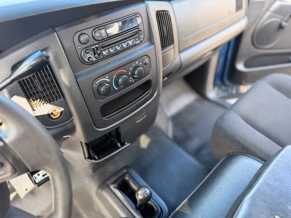 2004 Dodge Ram 3500 ST 8 ft Crew Cab Image 32