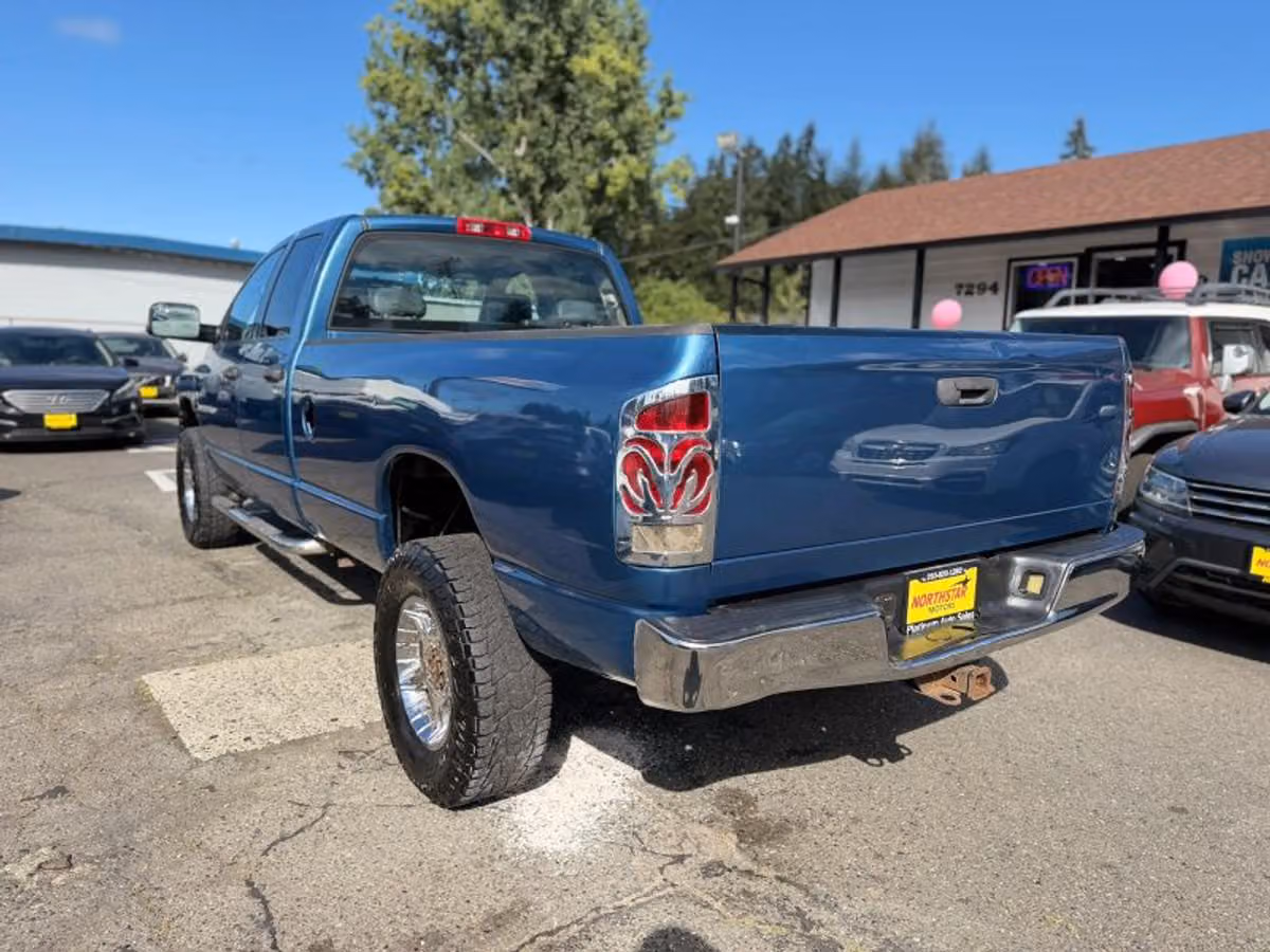 2004 Dodge Ram 3500 ST 8 ft Crew Cab Image 3
