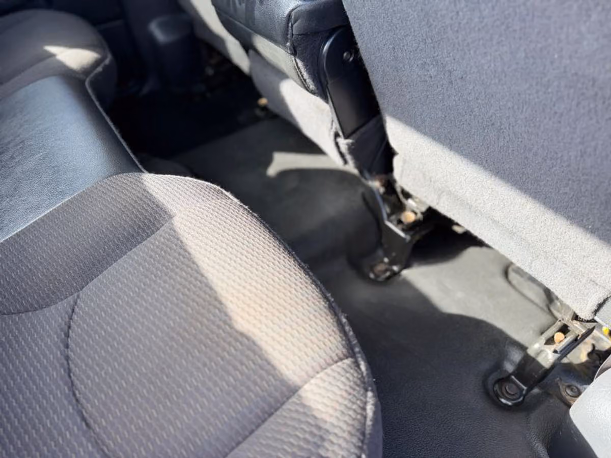 2004 Dodge Ram 3500 ST 8 ft Crew Cab Image 19