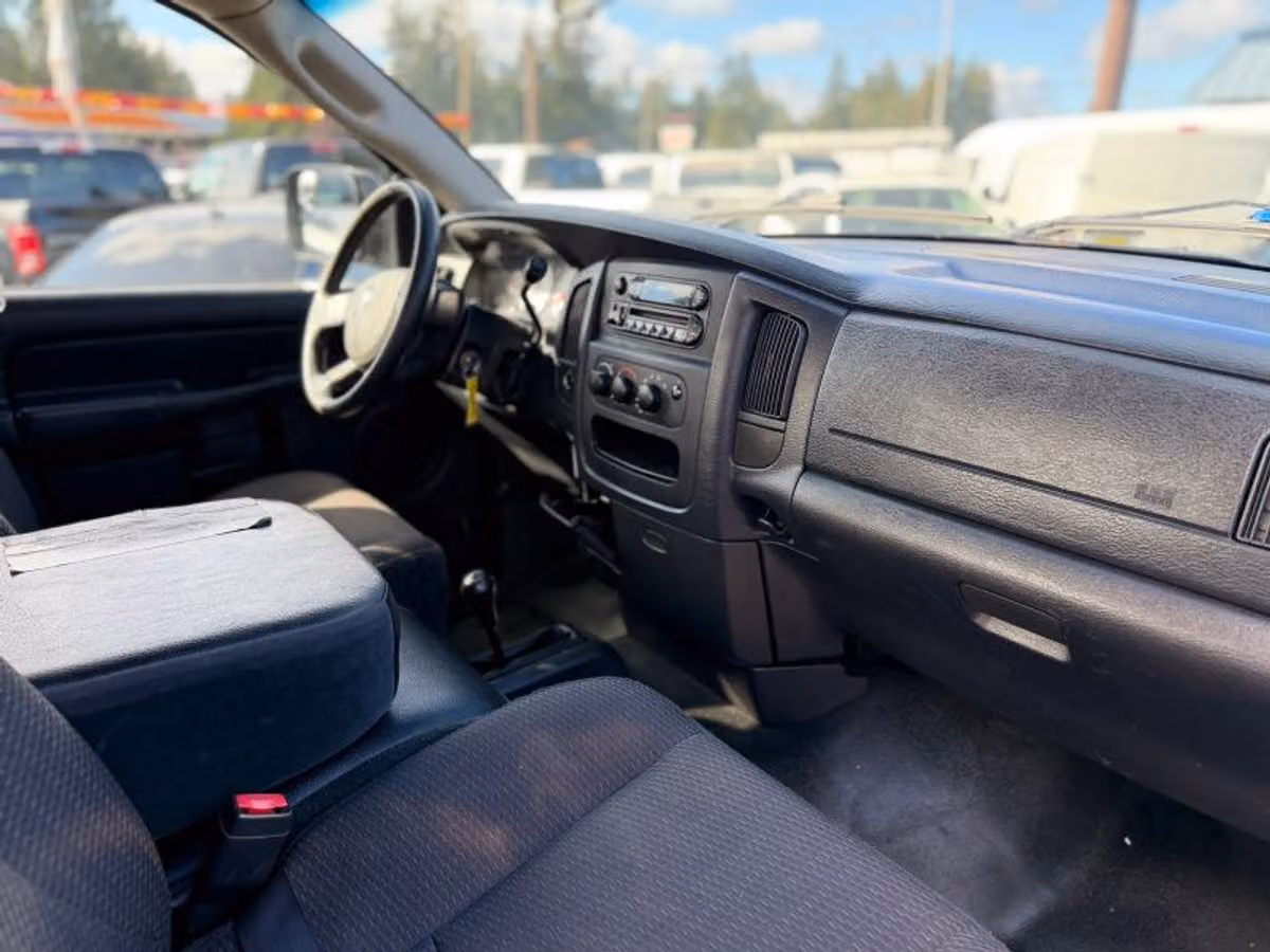 2004 Dodge Ram 3500 ST 8 ft Crew Cab Image 13
