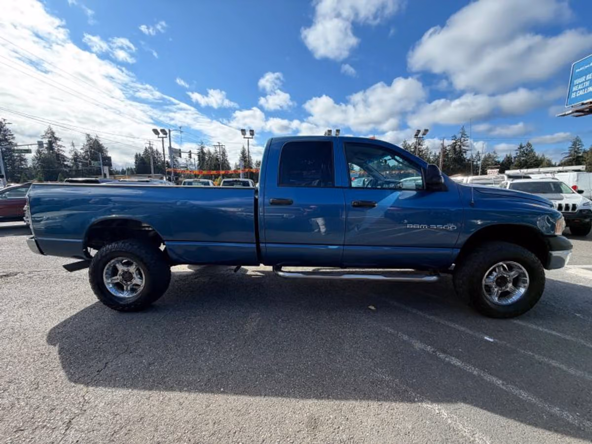 2004 Dodge Ram 3500 ST 8 ft Crew Cab Image 6