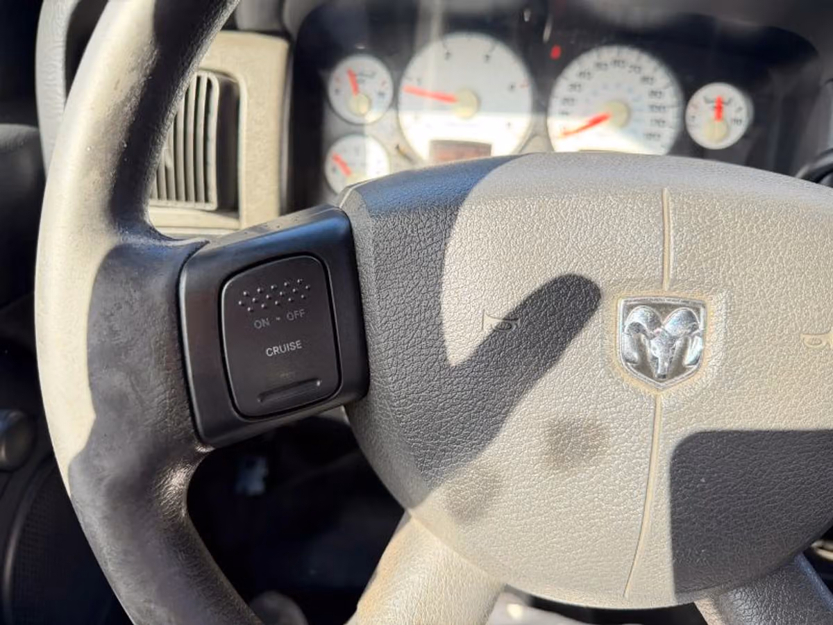 2004 Dodge Ram 3500 ST 8 ft Crew Cab Image 38
