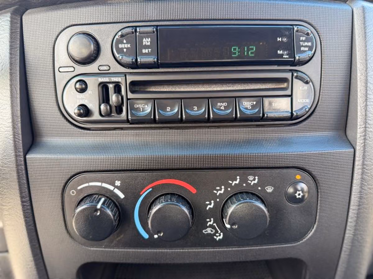 2004 Dodge Ram 3500 ST 8 ft Crew Cab Image 35