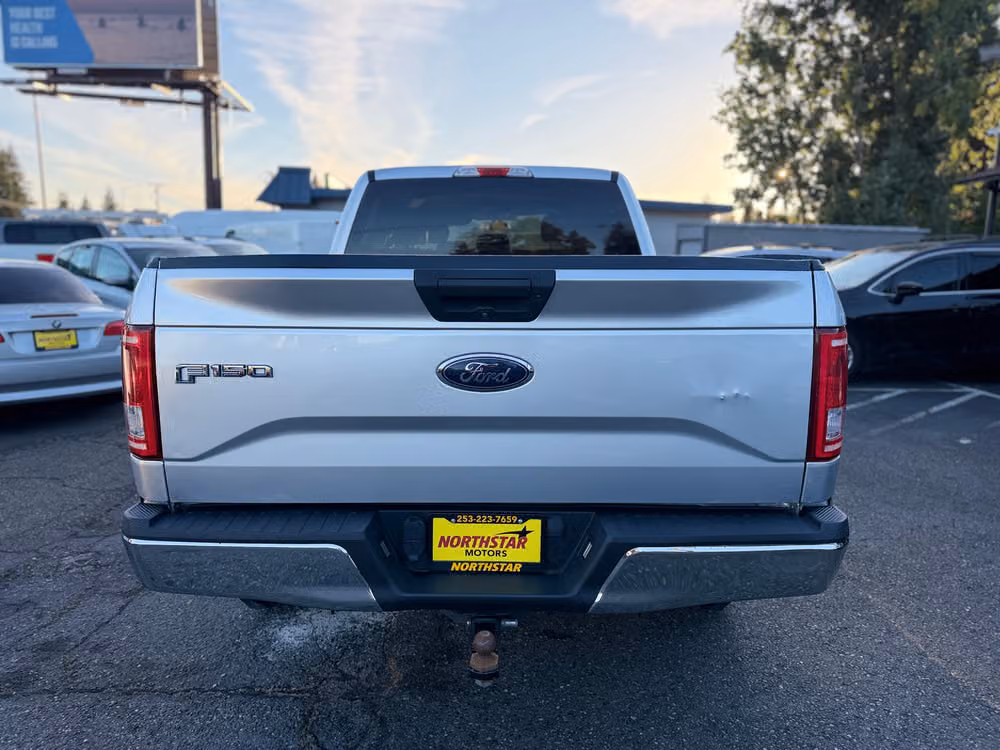 2017 Ford F-150 XLT SuperCrew Image 5