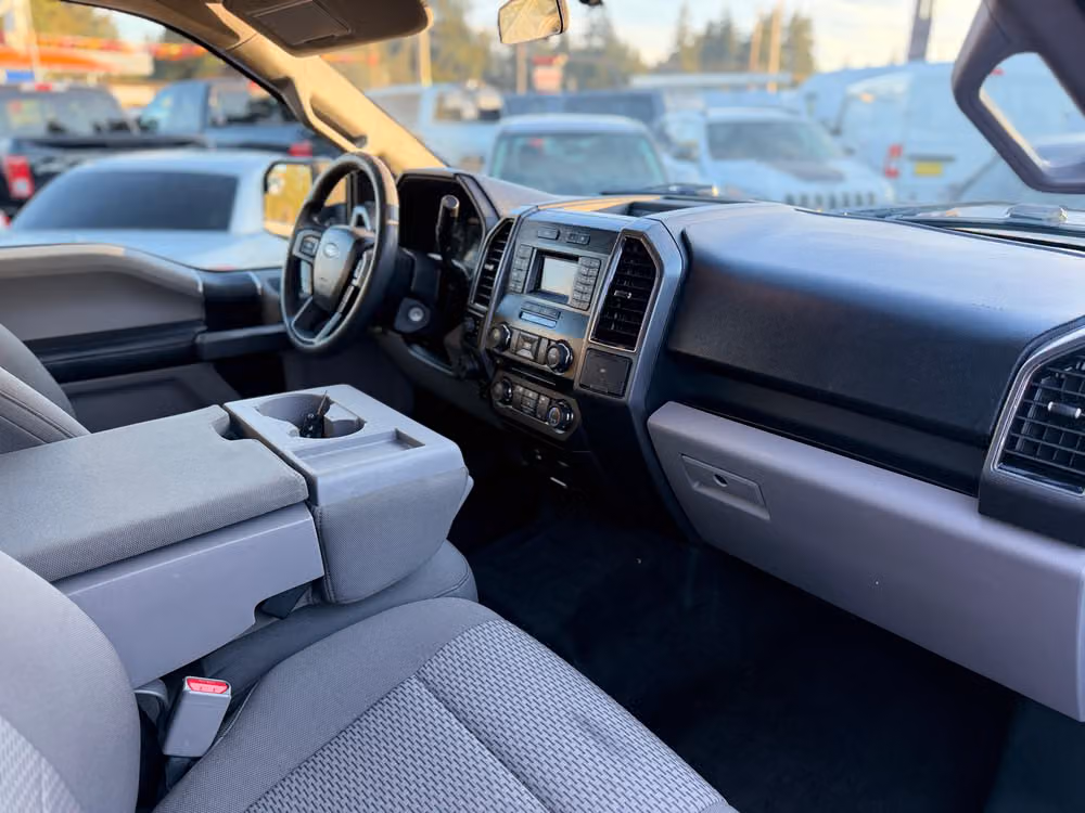 2017 Ford F-150 XLT SuperCrew Image 12