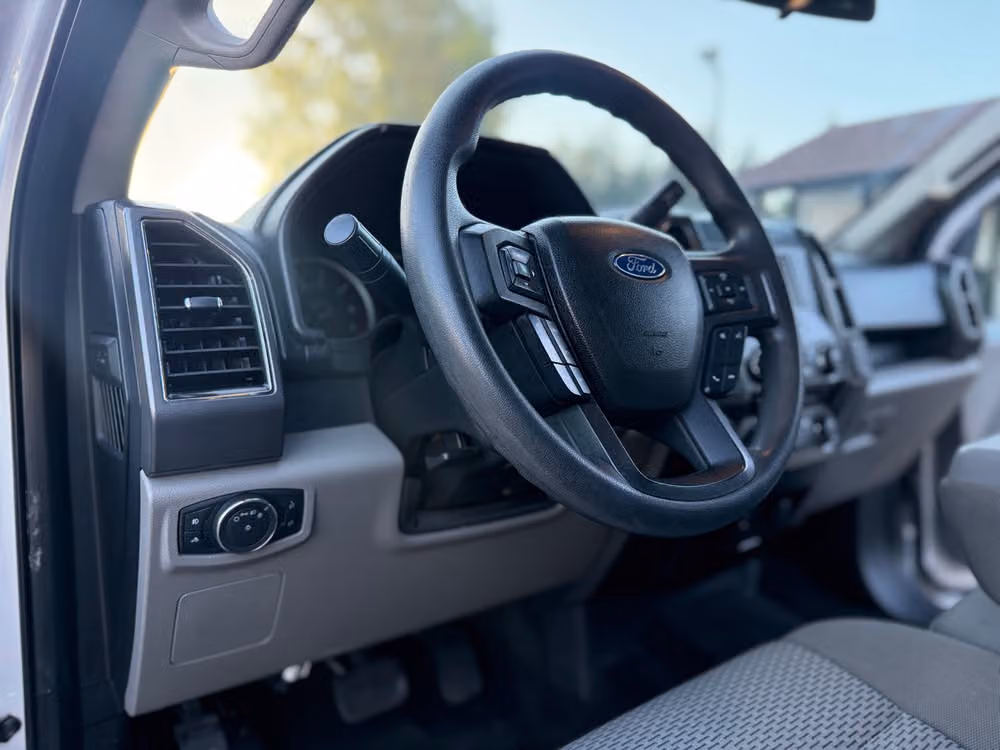 2017 Ford F-150 XLT SuperCrew Image 41