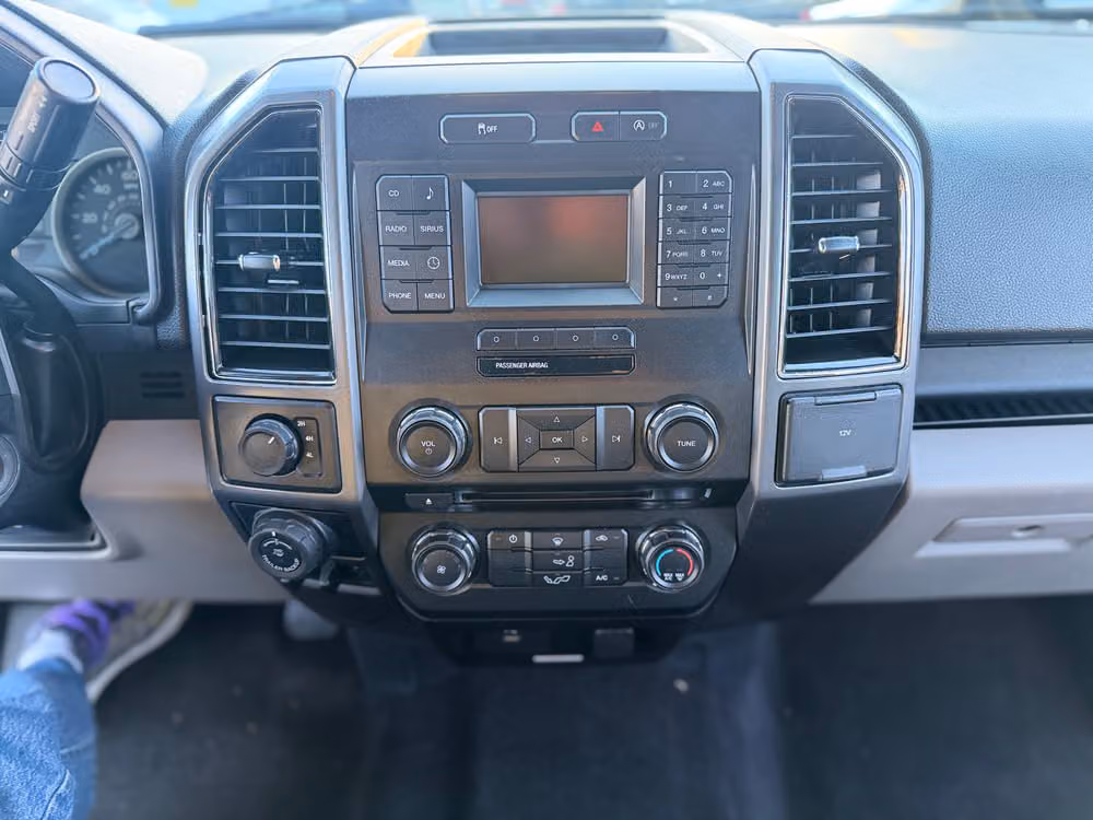 2017 Ford F-150 XLT SuperCrew Image 43