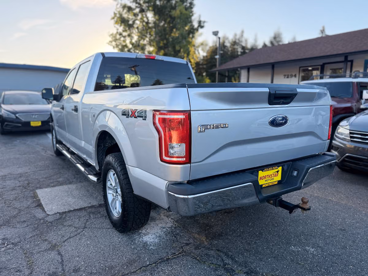 2017 Ford F-150 XLT SuperCrew Image 4