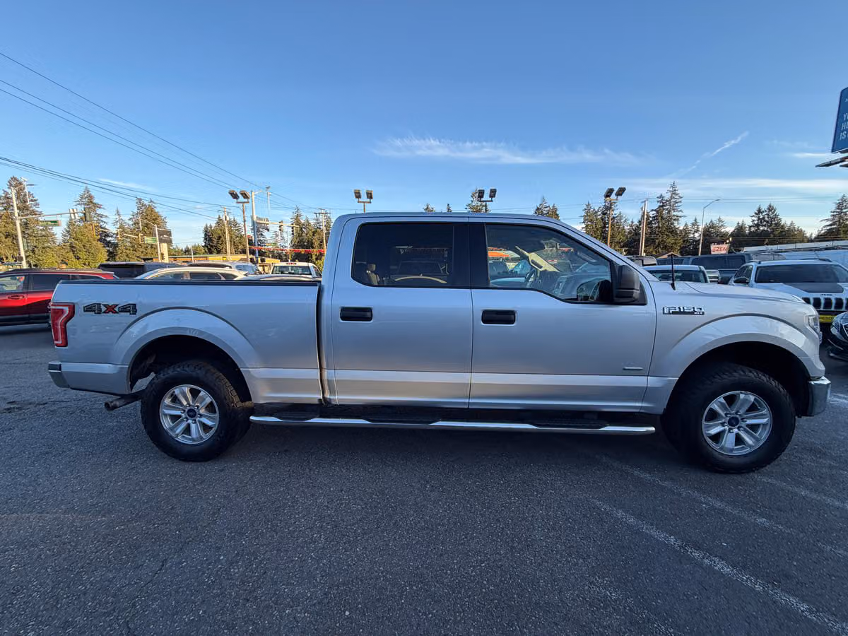 2017 Ford F-150 XLT SuperCrew Image 7
