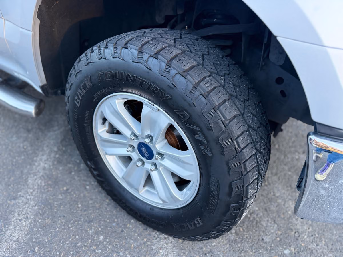 2017 Ford F-150 XLT SuperCrew Image 13