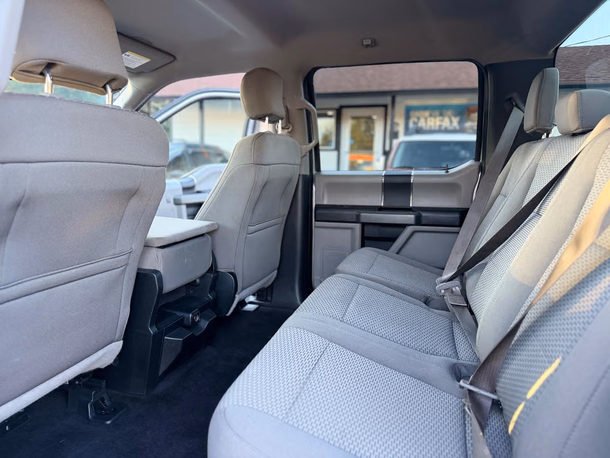 2017 Ford F-150 XLT SuperCrew Image 35