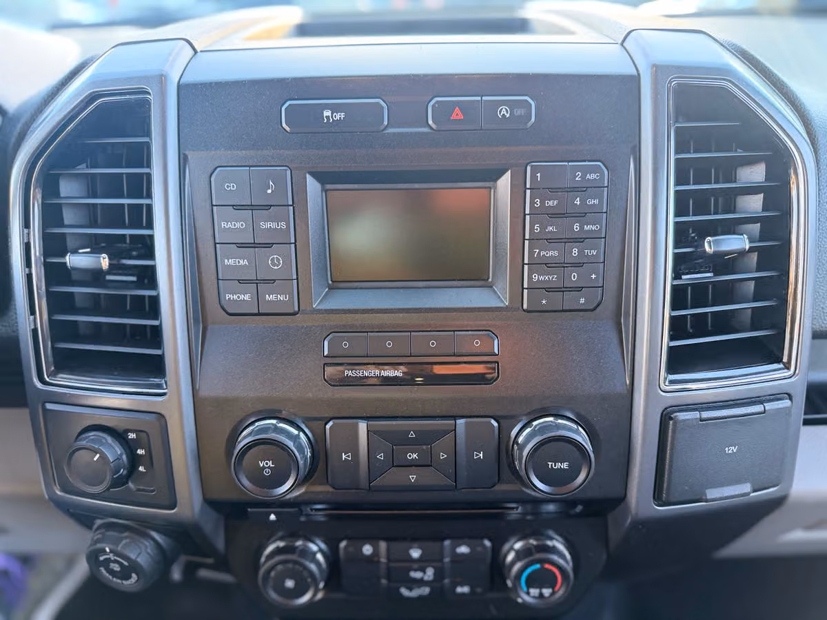 2017 Ford F-150 XLT SuperCrew Image 46
