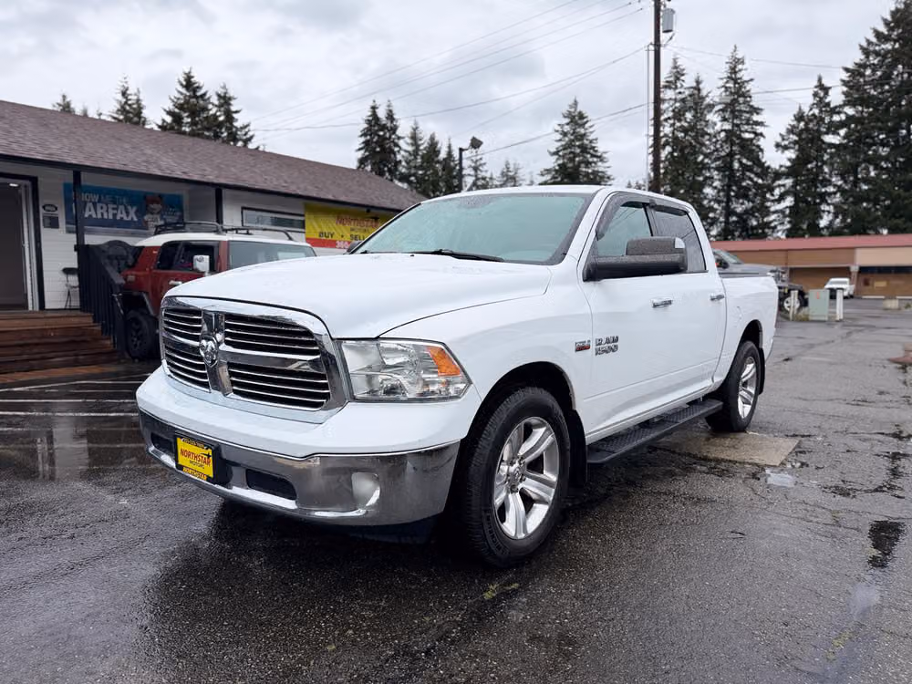2015 Ram 1500 SLT Crew Cab Image 1