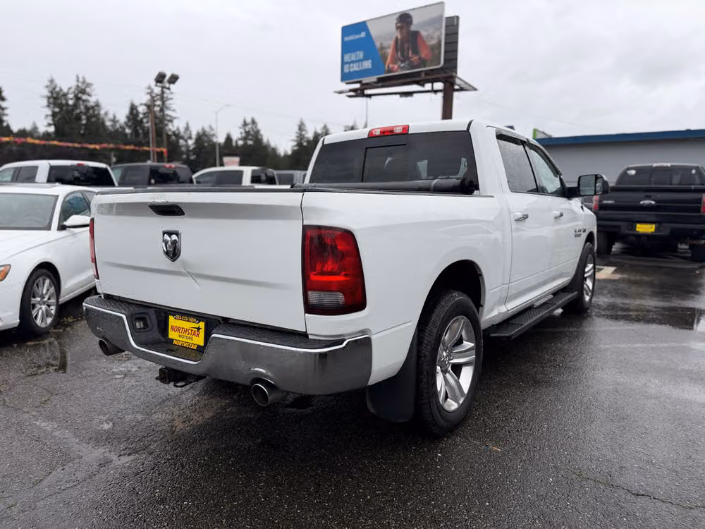 2015 Ram 1500 SLT Crew Cab Image 6