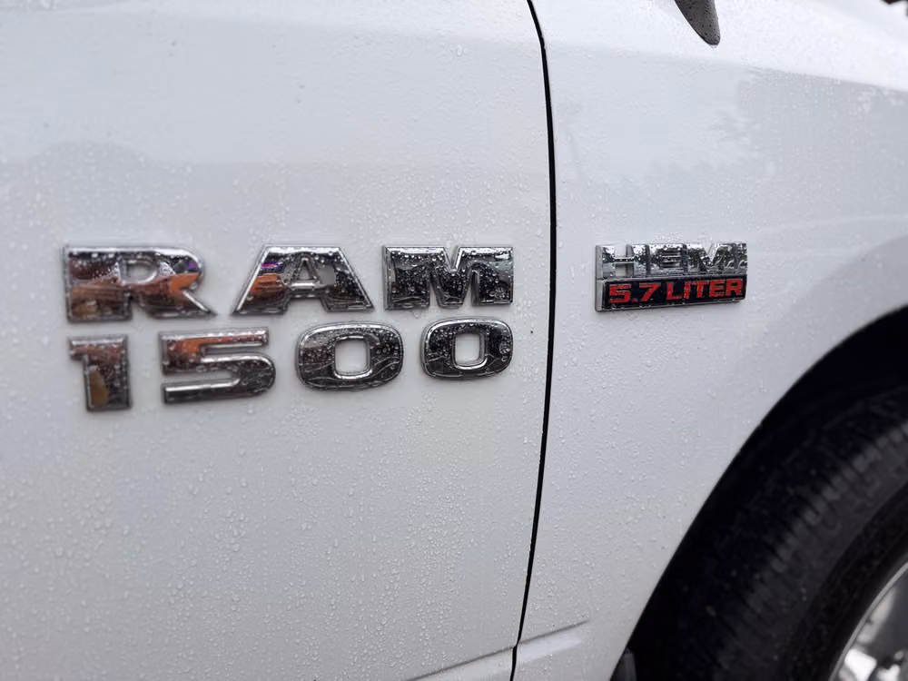 2015 Ram 1500 SLT Crew Cab Image 13