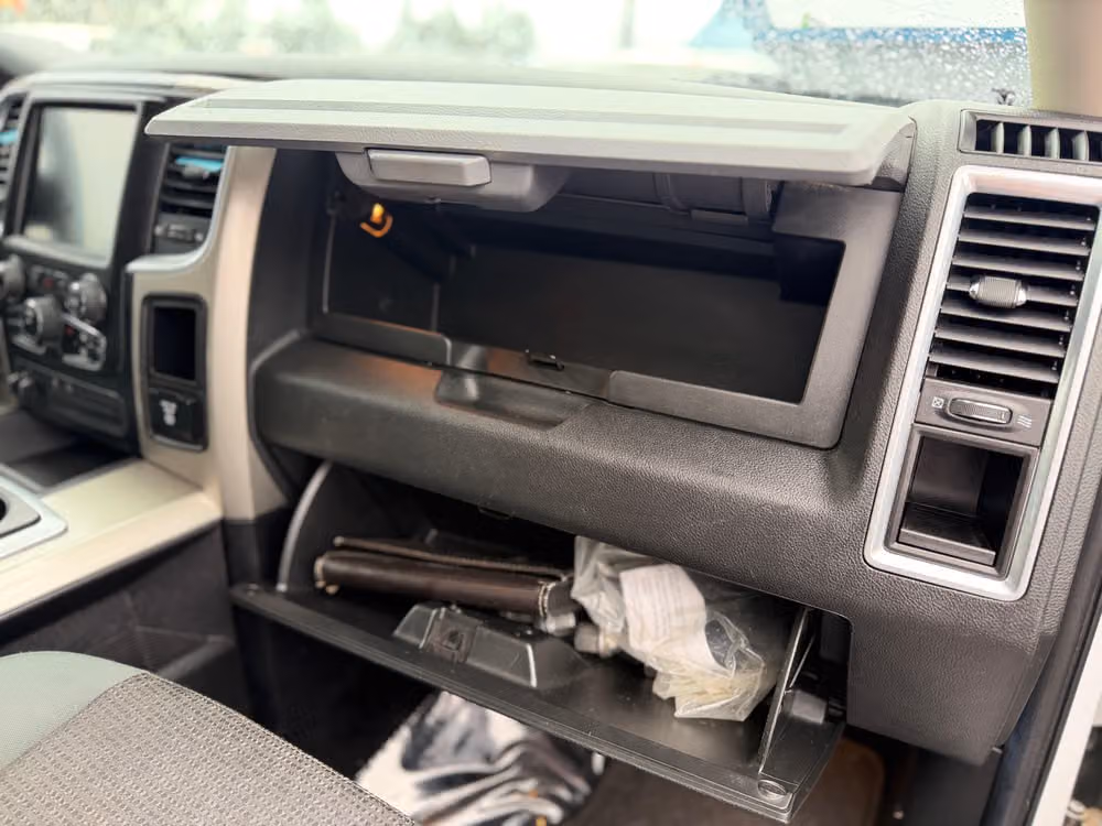 2015 Ram 1500 SLT Crew Cab Image 18