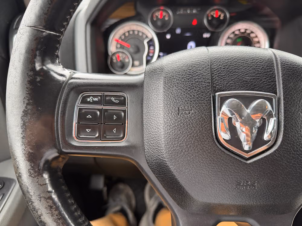 2015 Ram 1500 SLT Crew Cab Image 45