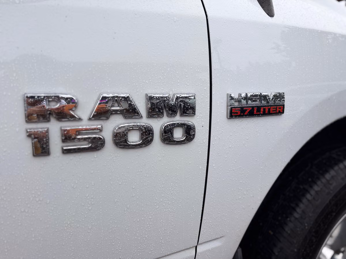 2015 Ram 1500 SLT Crew Cab Image 13