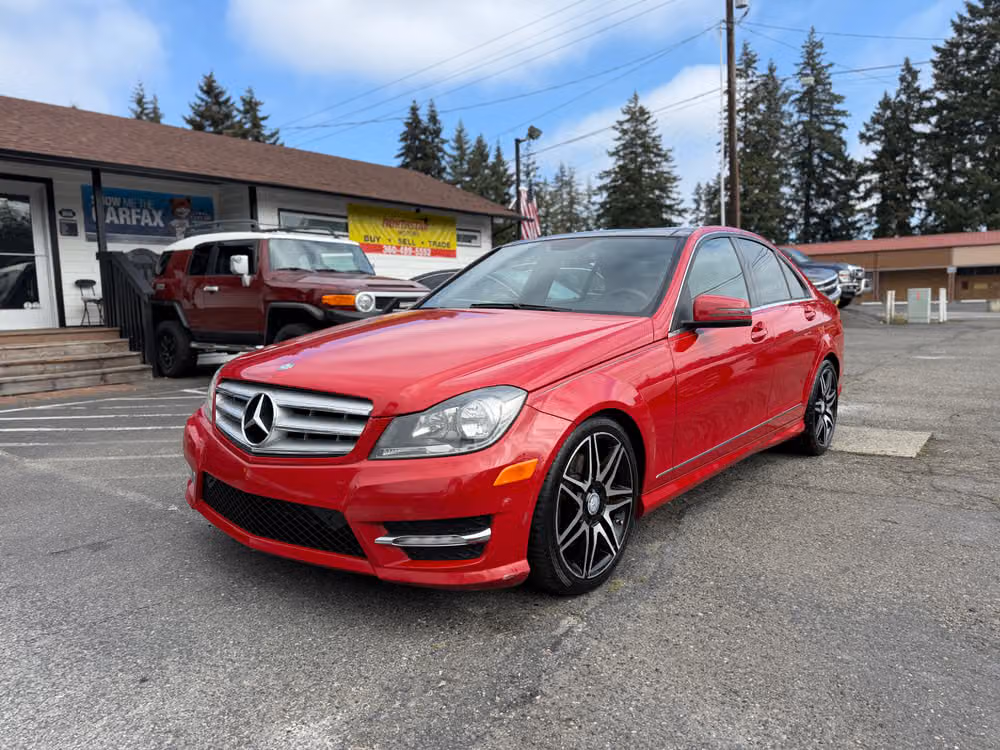 2013 Mercedes-Benz C-Class C 300 4MATIC Image 1