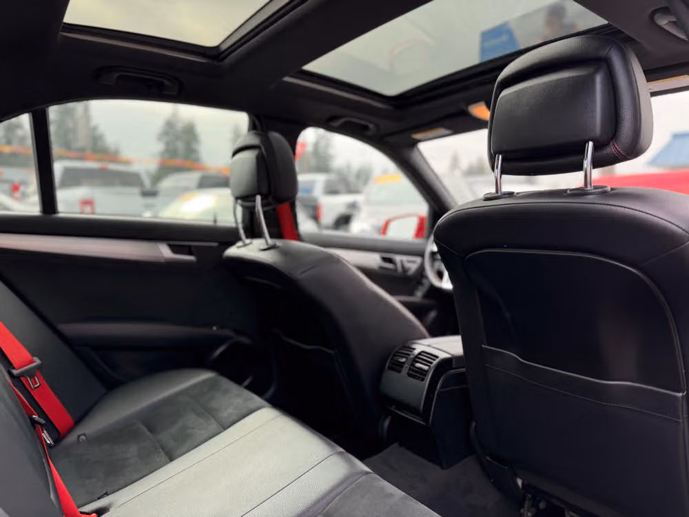 2013 Mercedes-Benz C-Class C 300 4MATIC Image 24