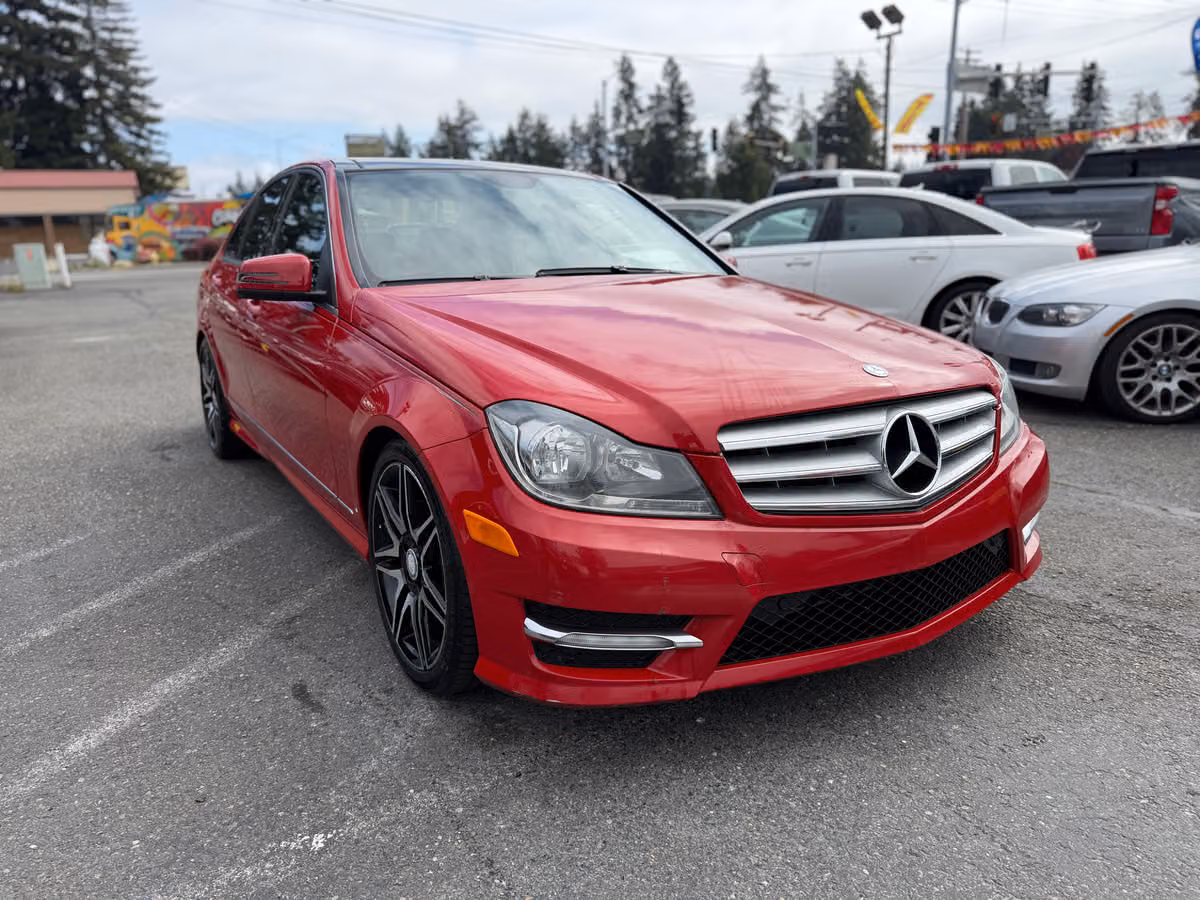 2013 Mercedes-Benz C-Class C 300 4MATIC Image 9