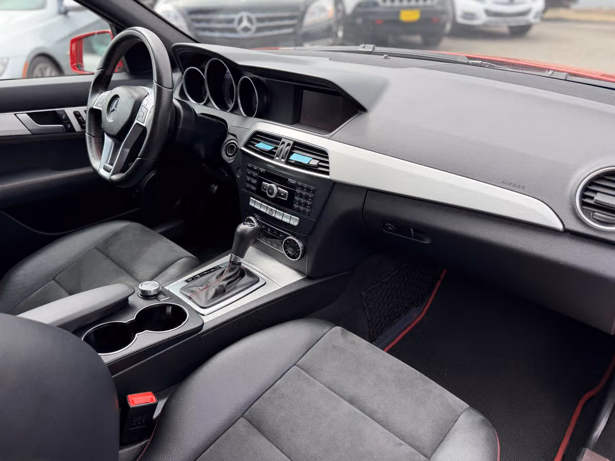 2013 Mercedes-Benz C-Class C 300 4MATIC Image 15